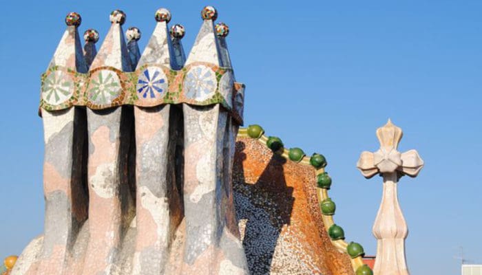 art on the roof of casa batllo