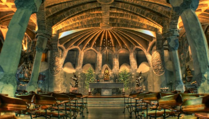 alter at colonia guell